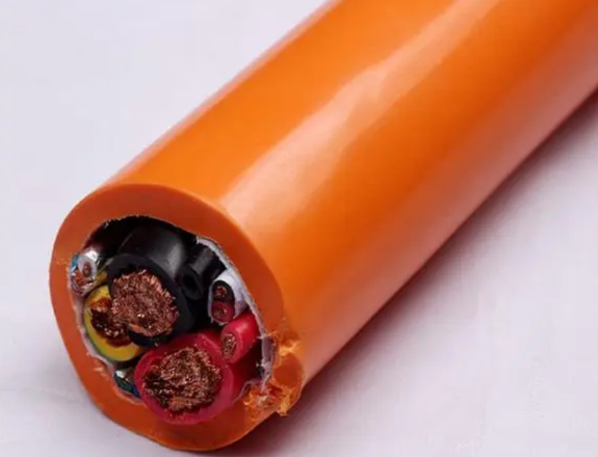 廣東電纜廠常見的使用注意事項(xiàng)有哪些.jpg 廣東電纜廠常見的使用注意事項(xiàng)有哪些.jpg